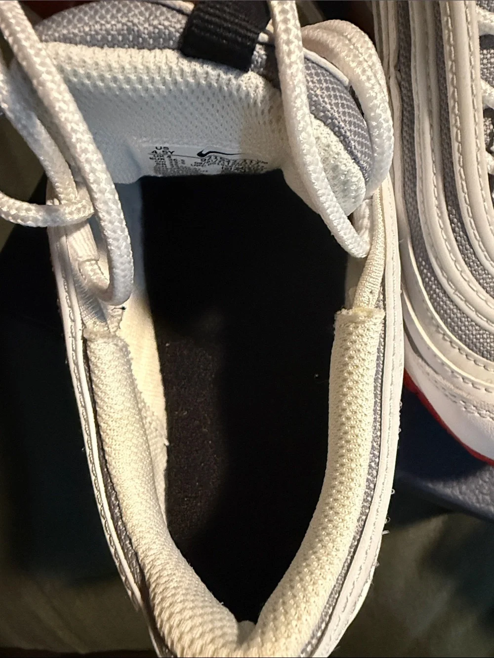 Nike streamlined air